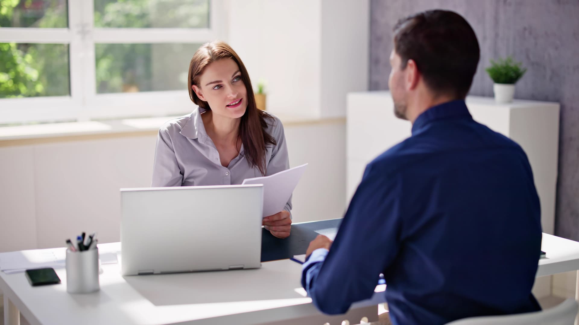 Business meeting between accountant and client